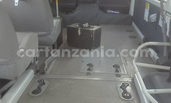 Nunua Mpya Toyota Hiace Nyeupe Gari ndani ya Dar es Salaam nchini Dar es Salaam Nunua Mpya Toyota Hiace Nyeupe Gari ndani ya Dar es Salaam nchini Dar es Salaam