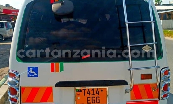 Buy Used Toyota Hiace White Car in Dar es Salaam in Dar es Salaam