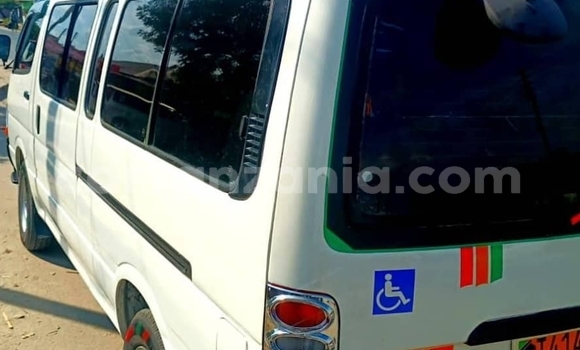 Buy Used Toyota Hiace White Car in Dar es Salaam in Dar es Salaam Buy Used Toyota Hiace White Car in Dar es Salaam in Dar es Salaam