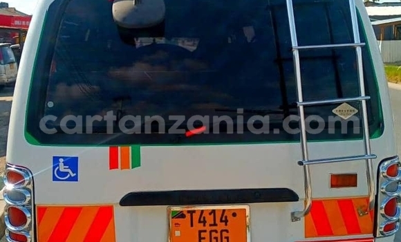 Buy Used Toyota Hiace White Car in Dar es Salaam in Dar es Salaam Buy Used Toyota Hiace White Car in Dar es Salaam in Dar es Salaam