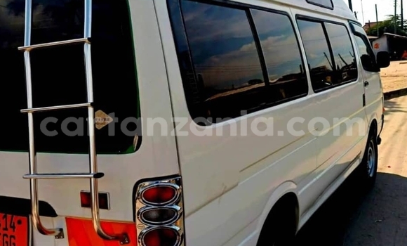 Buy Used Toyota Hiace White Car in Dar es Salaam in Dar es Salaam Buy Used Toyota Hiace White Car in Dar es Salaam in Dar es Salaam