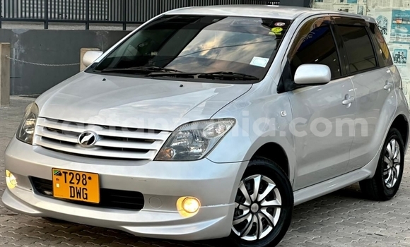 Buy Used Toyota IST Silver Car in Dar es Salaam in Dar es Salaam
