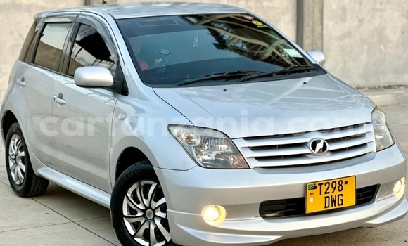 Buy Used Toyota IST Silver Car in Dar es Salaam in Dar es Salaam Buy Used Toyota IST Silver Car in Dar es Salaam in Dar es Salaam