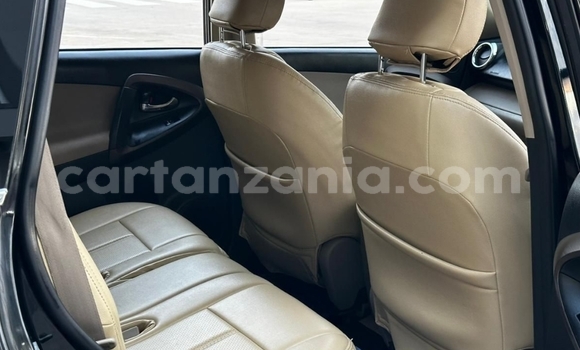 Nunua Ilio tumika Toyota Vanguard Nyeusi Gari ndani ya Dar es Salaam nchini Dar es Salaam Nunua Ilio tumika Toyota Vanguard Nyeusi Gari ndani ya Dar es Salaam nchini Dar es Salaam