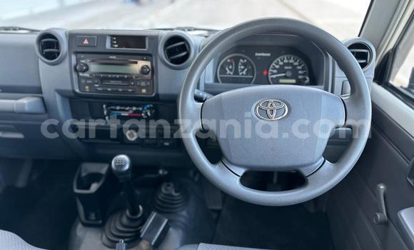Buy Used Toyota Land Cruiser White Car in Dar es Salaam in Dar es Salaam Buy Used Toyota Land Cruiser White Car in Dar es Salaam in Dar es Salaam