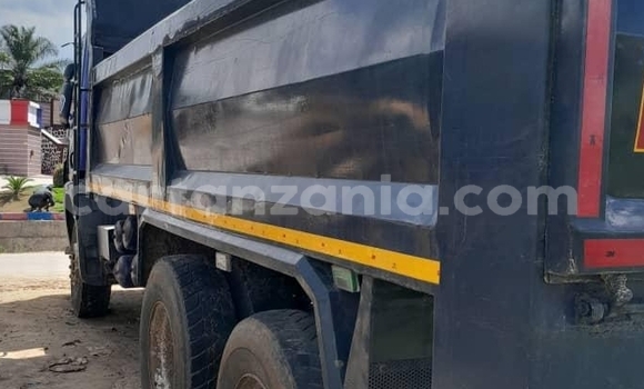 Buy Used Scania 113–320 Blue Truck in Dar es Salaam in Dar es Salaam Buy Used Scania 113–320 Blue Truck in Dar es Salaam in Dar es Salaam