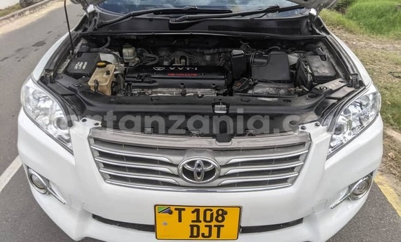Buy Used Toyota Vanguard White Car in Bagamoyo in Pwani Buy Used Toyota Vanguard White Car in Bagamoyo in Pwani