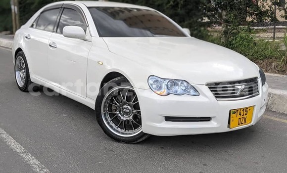 Nunua Ilio tumika Toyota Mark X Nyeupe Gari ndani ya Biharamulo nchini Kagera