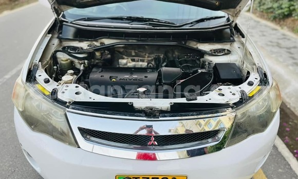 Buy Used Mitsubishi Outlander White Car in Bagamoyo in Pwani Buy Used Mitsubishi Outlander White Car in Bagamoyo in Pwani