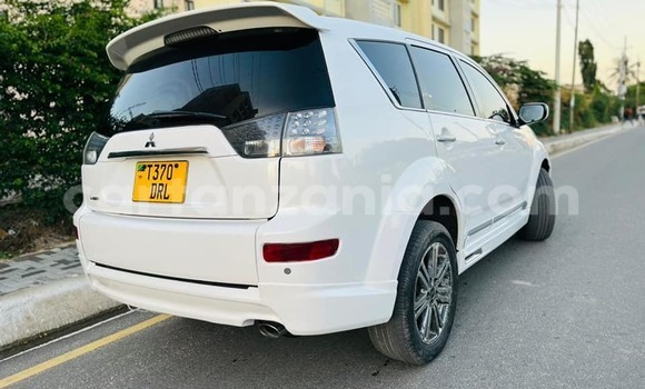 Buy Used Mitsubishi Outlander White Car in Bagamoyo in Pwani Buy Used Mitsubishi Outlander White Car in Bagamoyo in Pwani