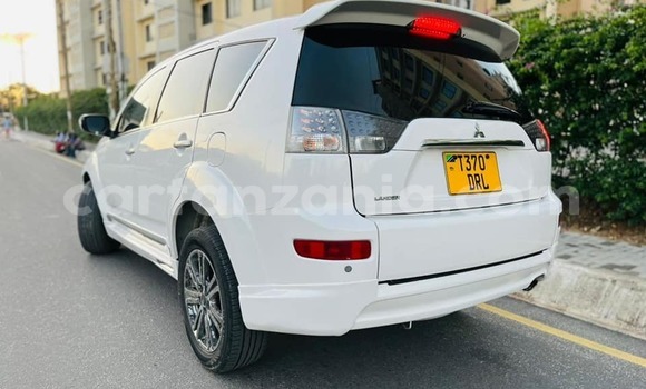 Buy Used Mitsubishi Outlander White Car in Bagamoyo in Pwani Buy Used Mitsubishi Outlander White Car in Bagamoyo in Pwani
