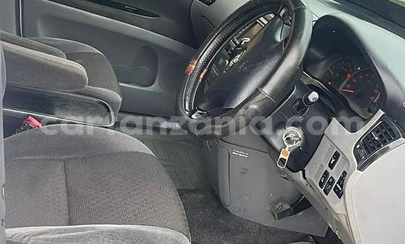 Buy Used Toyota Ipsum White Car in Babati Urban in Manyara Buy Used Toyota Ipsum White Car in Babati Urban in Manyara