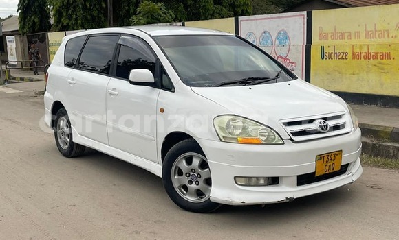 Buy Used Toyota Ipsum White Car in Babati Urban in Manyara Buy Used Toyota Ipsum White Car in Babati Urban in Manyara