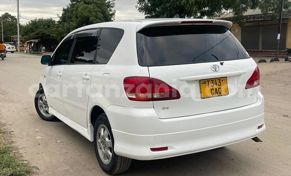 Buy Used Toyota Ipsum White Car in Babati Urban in Manyara Buy Used Toyota Ipsum White Car in Babati Urban in Manyara