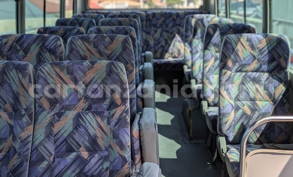 Nunua Mpya Nissan Caravan Nyekundu Lori ndani ya Dar es Salaam nchini Dar es Salaam Nunua Mpya Nissan Caravan Nyekundu Lori ndani ya Dar es Salaam nchini Dar es Salaam