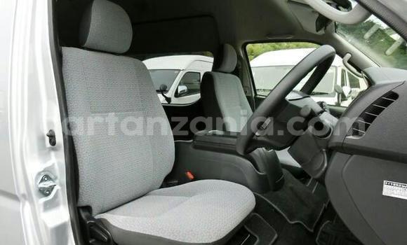 Buy Used Toyota Hiace White Car in Tunduru in Ruvuma Buy Used Toyota Hiace White Car in Tunduru in Ruvuma