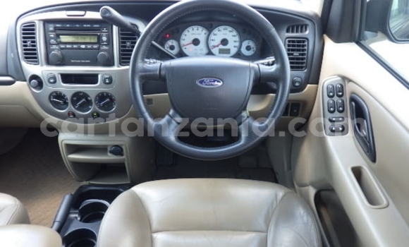 Nunua Imported Ford Escape Nyeusi Gari ndani ya Dar es Salaam nchini Dar es Salaam Nunua Imported Ford Escape Nyeusi Gari ndani ya Dar es Salaam nchini Dar es Salaam