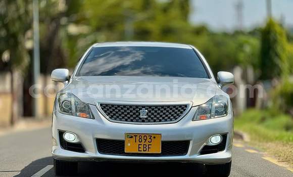 Buy Used Toyota Crown Silver Car in Dar es Salaam in Dar es Salaam