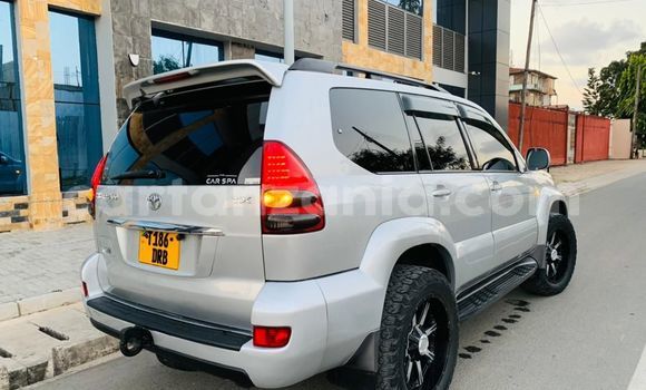 Nunua Ilio tumika Toyota Prado Fedha Gari ndani ya Dar es Salaam nchini Dar es Salaam