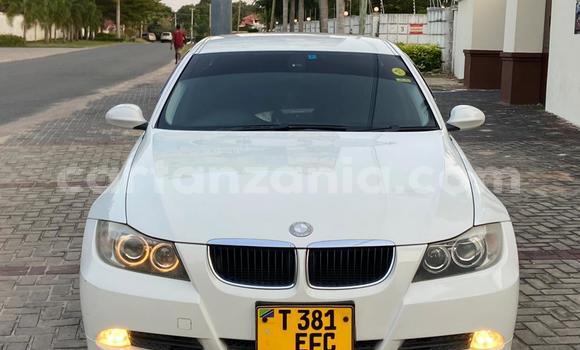 Nunua Imported BMW 3–Series Nyeupe Gari ndani ya Dar es Salaam nchini Dar es Salaam
