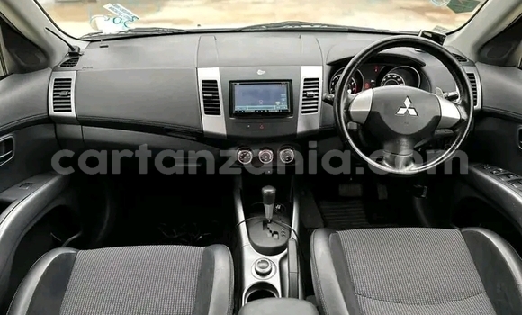 Nunua Ilio tumika Mitsubishi Outlander Nyeupe Gari ndani ya Biharamulo nchini Kagera Nunua Ilio tumika Mitsubishi Outlander Nyeupe Gari ndani ya Biharamulo nchini Kagera