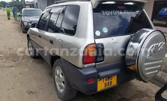 Buy Used Toyota RAV4 Silver Car in Dar es Salaam in Dar es Salaam Buy Used Toyota RAV4 Silver Car in Dar es Salaam in Dar es Salaam