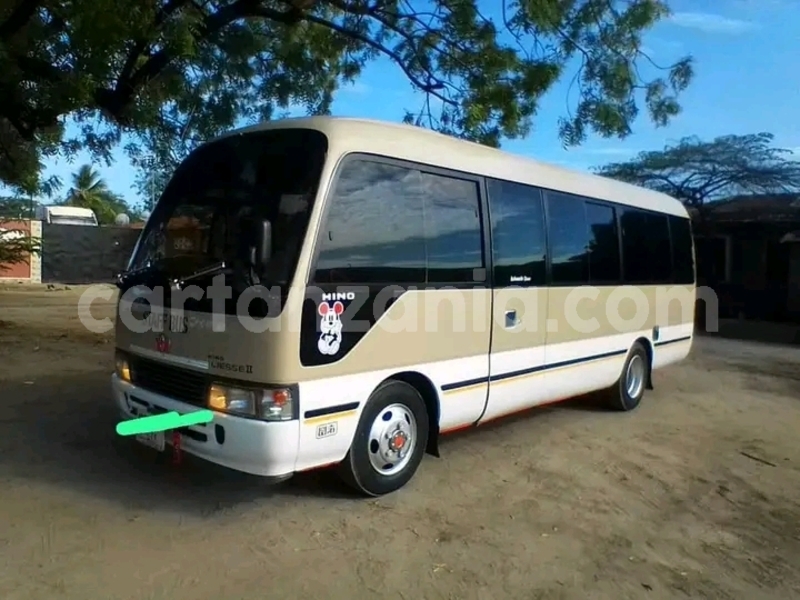 Big with watermark toyota coaster kigoma buhigwe 22980