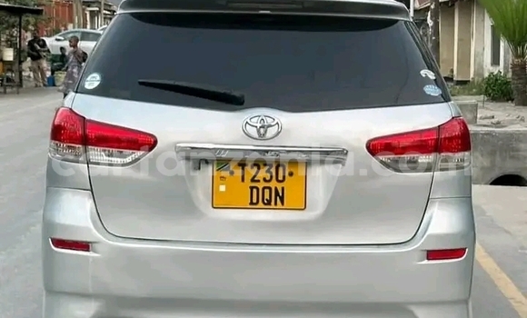 Nunua Ilio tumika Toyota Wish Nyingine Gari ndani ya Buhigwe nchini Kigoma