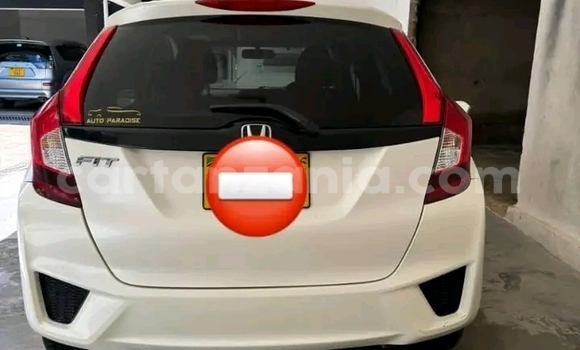 Nunua Ilio tumika Honda FIT Nyeupe Gari ndani ya Ileje nchini Songwe Nunua Ilio tumika Honda FIT Nyeupe Gari ndani ya Ileje nchini Songwe