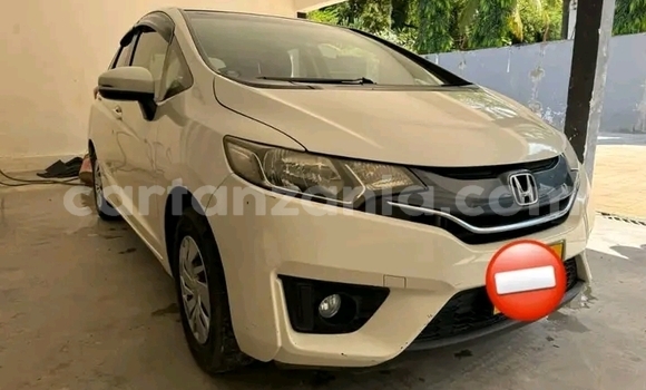 Nunua Ilio tumika Honda FIT Nyeupe Gari ndani ya Ileje nchini Songwe Nunua Ilio tumika Honda FIT Nyeupe Gari ndani ya Ileje nchini Songwe