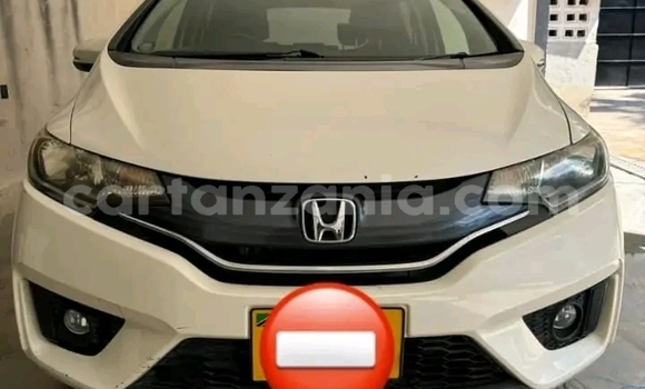 Nunua Ilio tumika Honda FIT Nyeupe Gari ndani ya Ileje nchini Songwe Nunua Ilio tumika Honda FIT Nyeupe Gari ndani ya Ileje nchini Songwe