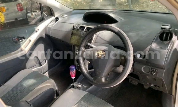 Nunua Ilio tumika Toyota Vitz Nyingine Gari ndani ya Buhigwe nchini Kigoma Nunua Ilio tumika Toyota Vitz Nyingine Gari ndani ya Buhigwe nchini Kigoma