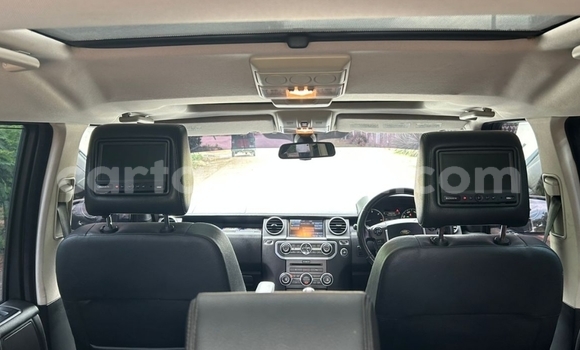 Buy Used Land Rover Discovery White Car in Dar es Salaam in Dar es Salaam Buy Used Land Rover Discovery White Car in Dar es Salaam in Dar es Salaam