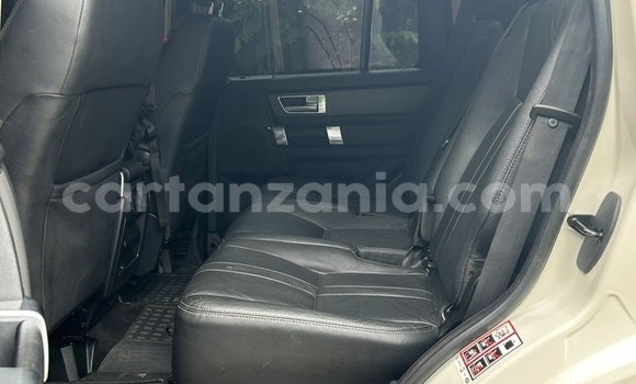 Buy Used Land Rover Discovery White Car in Dar es Salaam in Dar es Salaam Buy Used Land Rover Discovery White Car in Dar es Salaam in Dar es Salaam