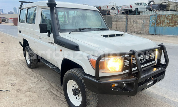 Buy Import Toyota Land Cruiser White Car in Dar es Salaam in Dar es Salaam