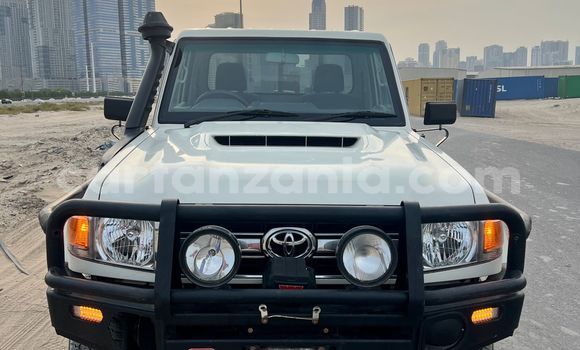 Buy Import Toyota Land Cruiser White Car in Dar es Salaam in Dar es Salaam Buy Import Toyota Land Cruiser White Car in Dar es Salaam in Dar es Salaam