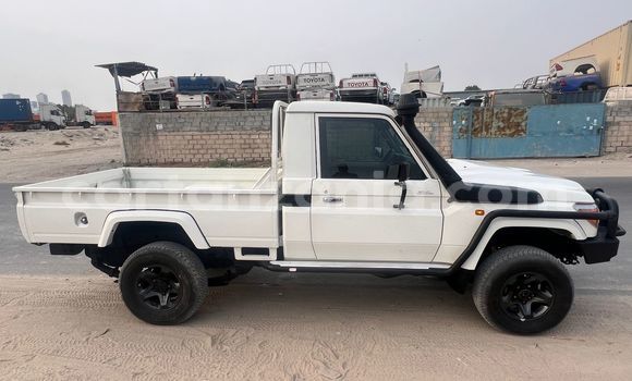 Buy Import Toyota Land Cruiser White Car in Dar es Salaam in Dar es Salaam Buy Import Toyota Land Cruiser White Car in Dar es Salaam in Dar es Salaam