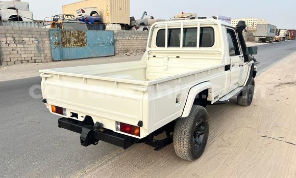 Buy Import Toyota Land Cruiser White Car in Dar es Salaam in Dar es Salaam Buy Import Toyota Land Cruiser White Car in Dar es Salaam in Dar es Salaam
