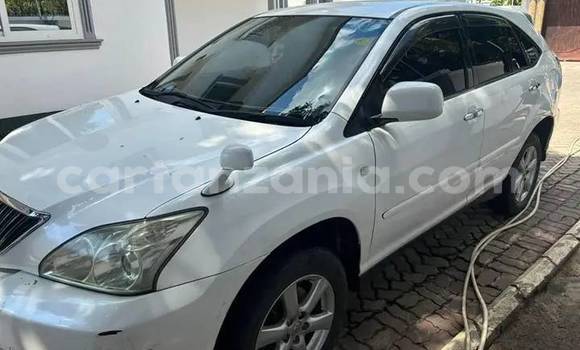 Nunua Ilio tumika Toyota Harrier Nyeupe Gari ndani ya Arusha nchini Arusha