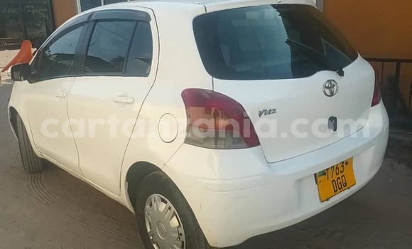 Nunua Ilio tumika Toyota Vista Nyeupe Gari ndani ya Vijijini vya Babati nchini Manyara Nunua Ilio tumika Toyota Vista Nyeupe Gari ndani ya Vijijini vya Babati nchini Manyara