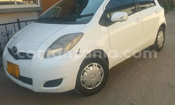 Nunua Ilio tumika Toyota Vista Nyeupe Gari ndani ya Vijijini vya Babati nchini Manyara Nunua Ilio tumika Toyota Vista Nyeupe Gari ndani ya Vijijini vya Babati nchini Manyara