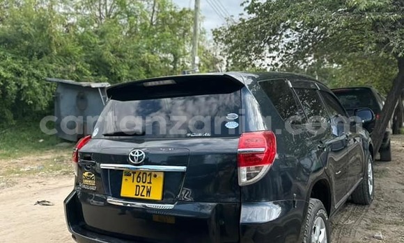 Nunua Ilio tumika Toyota Vanguard Nyeusi Gari ndani ya Babati Mjini nchini Manyara