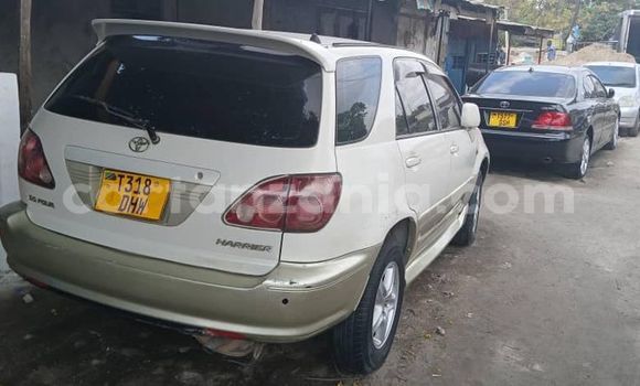 Buy Used Toyota Harrier White Car in Bahi in Dodoma Buy Used Toyota Harrier White Car in Bahi in Dodoma