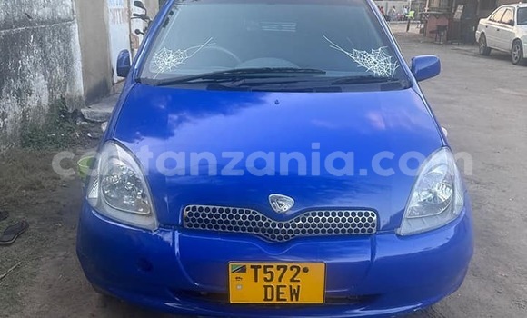 Nunua Ilio tumika Toyota Vitz Bluu Gari ndani ya Bariadi nchini Simiyu