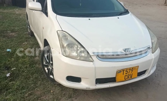 Buy Used Toyota Wish White Car in Bagamoyo in Pwani