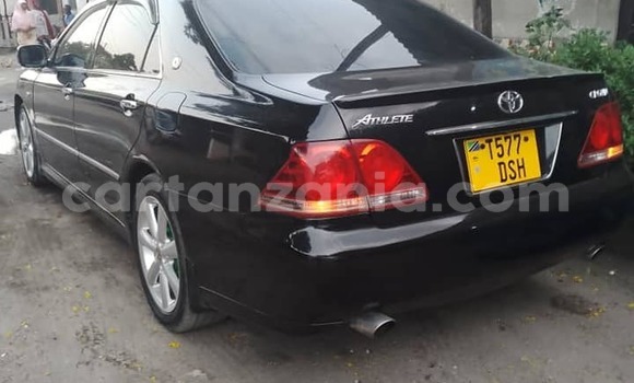 Nunua Ilio tumika Toyota Crown Nyeusi Gari ndani ya Babati Mjini nchini Manyara Nunua Ilio tumika Toyota Crown Nyeusi Gari ndani ya Babati Mjini nchini Manyara