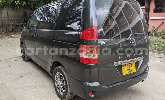 Nunua Ilio tumika Toyota Noah Nyeusi Gari ndani ya Babati Mjini nchini Manyara Nunua Ilio tumika Toyota Noah Nyeusi Gari ndani ya Babati Mjini nchini Manyara