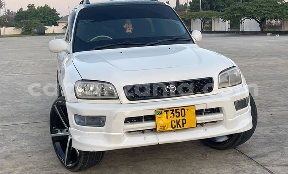Buy Used Toyota RAV4 White Car in Bagamoyo in Pwani Buy Used Toyota RAV4 White Car in Bagamoyo in Pwani