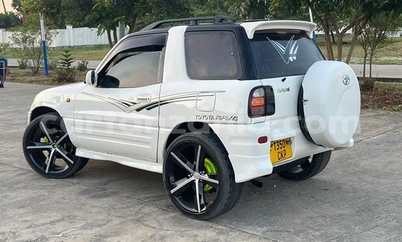 Buy Used Toyota RAV4 White Car in Bagamoyo in Pwani Buy Used Toyota RAV4 White Car in Bagamoyo in Pwani