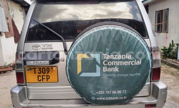 Nunua Ilio tumika Toyota Prado Nyingine Gari ndani ya Vijijini vya Babati nchini Manyara